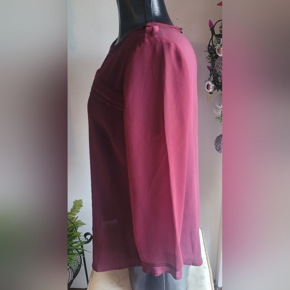 Ann Taylor Burgundy Blouse Size 10 - Picture 5 of 7